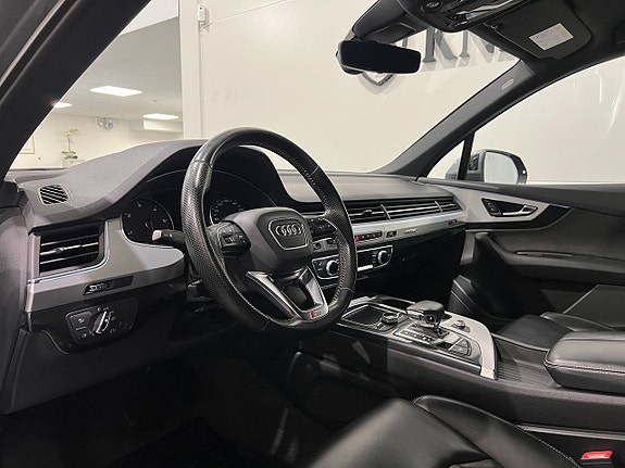Audi Q7 6 of 30
