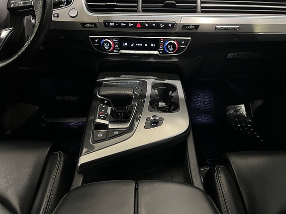 Audi Q7 20 of 30