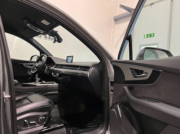 Audi Q7 27 of 30