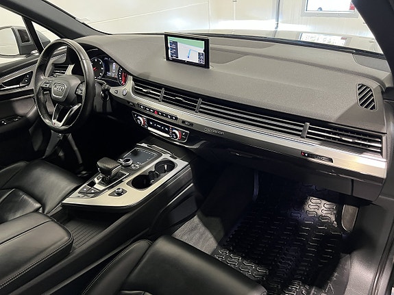 Audi Q7 17 of 30