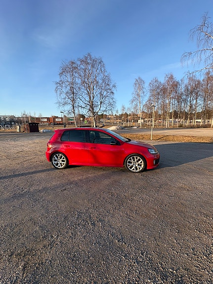 Volkswagen Golf VI 2 of 5