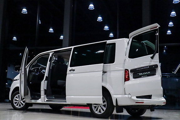 Volkswagen Caravelle 9 of 21