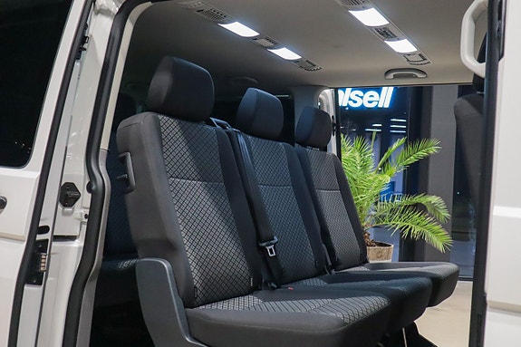 Volkswagen Caravelle 17 of 21