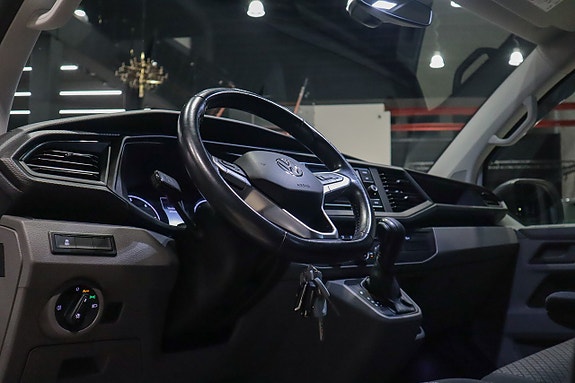 Volkswagen Caravelle 13 of 21