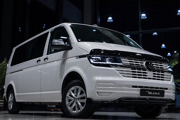 Volkswagen Caravelle 2 of 5