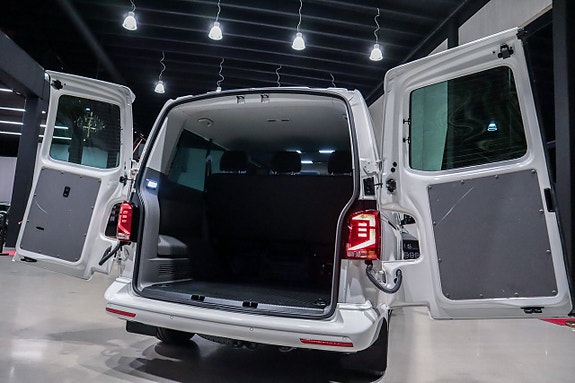 Volkswagen Caravelle 20 of 21