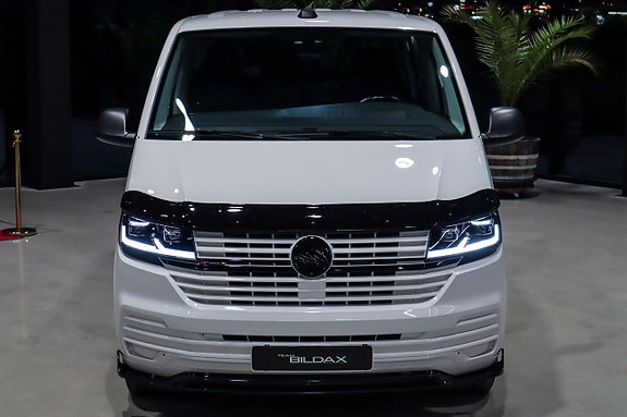 Volkswagen Caravelle 3 of 5