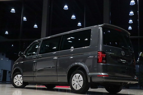 Volkswagen Caravelle 14 of 18