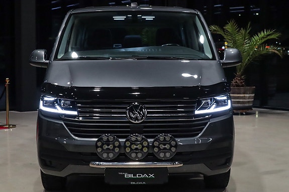 Volkswagen Caravelle 11 of 18