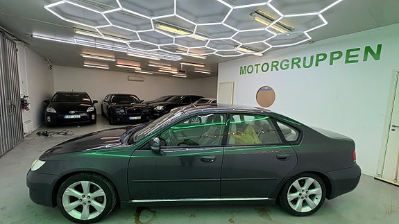 Subaru Legacy 7 of 12