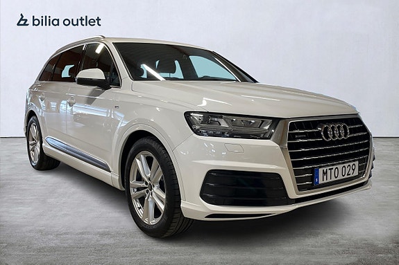 Audi Q7 4 of 5