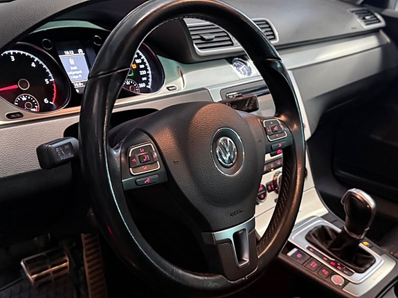 Volkswagen Passat Alltrack 15 of 23