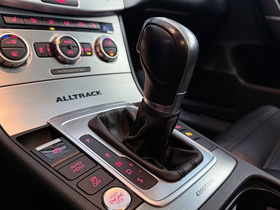 Volkswagen Passat Alltrack 16 of 23
