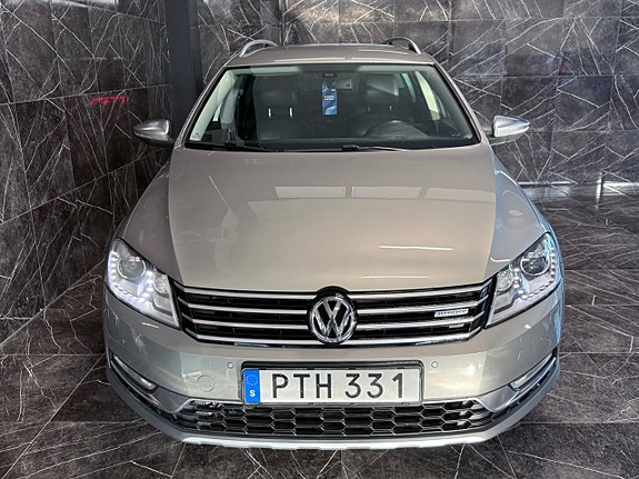 Volkswagen Passat Alltrack 8 of 23