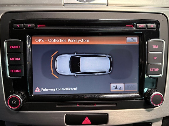 Volkswagen Passat Alltrack 17 of 23