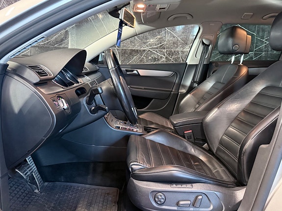 Volkswagen Passat Alltrack 10 of 23