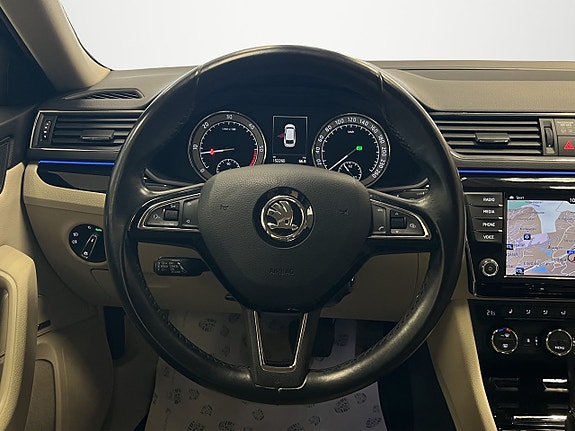 Skoda Superb 14 of 27
