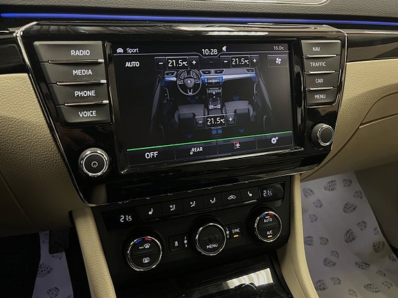 Skoda Superb 22 of 27