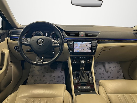 Skoda Superb 9 of 27