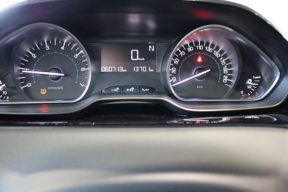Peugeot 208 21 of 23
