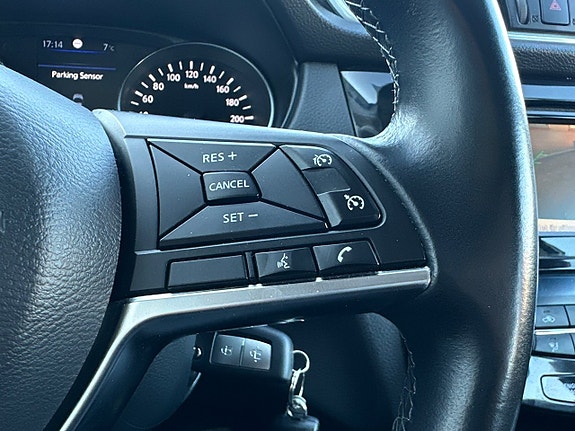 Nissan Qashqai 15 of 15