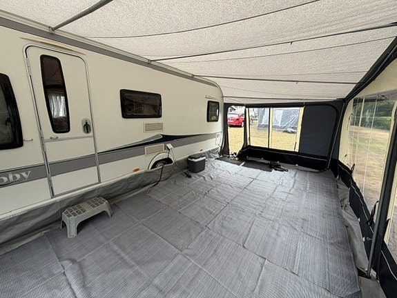 Hobby 560 KMFE DE LUXE, Barnkammarvagn 3-våningssäng 5 of 12