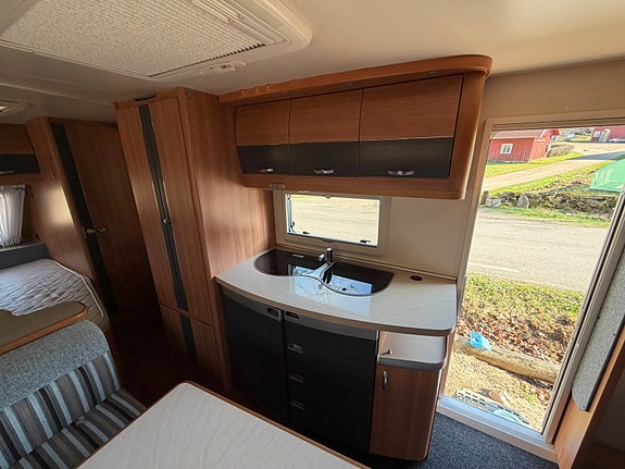 Hobby 560 KMFE DE LUXE, Barnkammarvagn 3-våningssäng 6 of 12