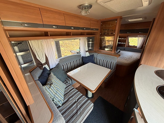 Hobby 560 KMFE DE LUXE, Barnkammarvagn 3-våningssäng 10 of 12