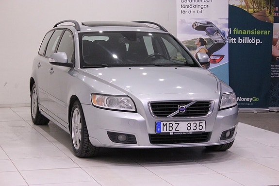 Volvo V50 4 of 5
