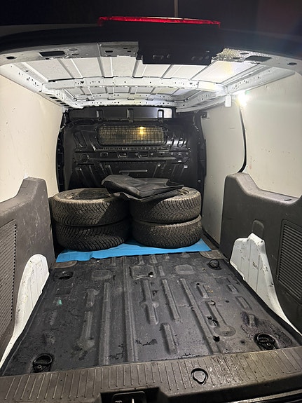 Ford Transit Connect 6 of 8