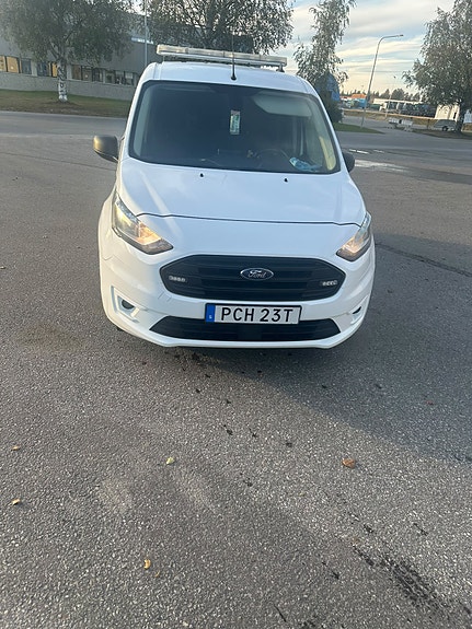 Ford Transit Connect 3 of 8
