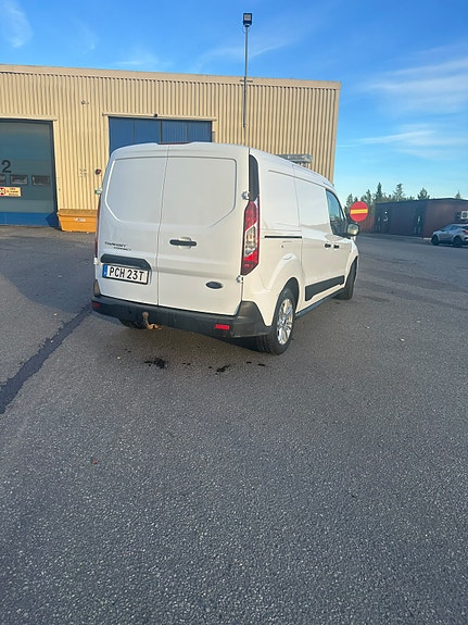 Ford Transit Connect 5 of 8
