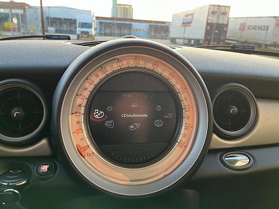 MINI One 12 of 18