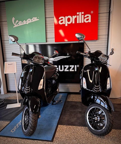Vespa Sprint 50 – Nero Lucido