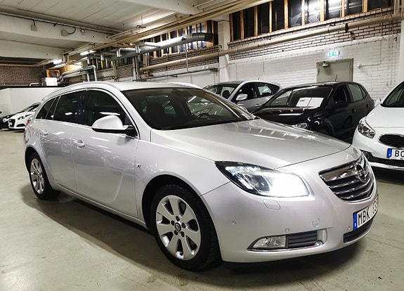 Opel Insignia 2 of 5