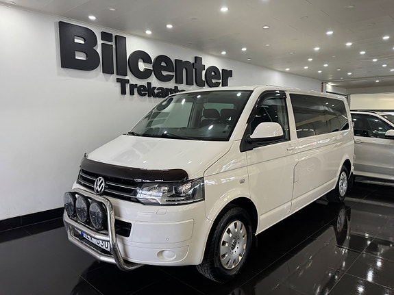 Volkswagen Caravelle 2 of 5