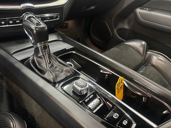 Volvo XC60 13 of 16