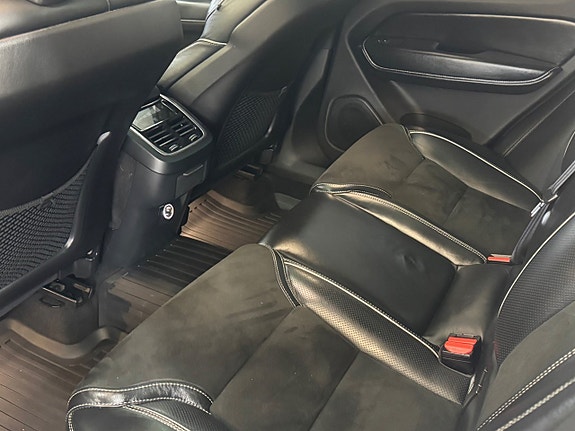 Volvo XC60 8 of 16