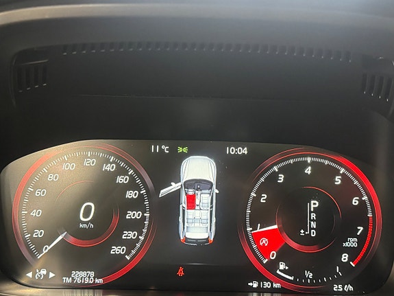Volvo XC60 12 of 16