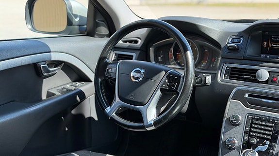 Volvo XC70 14 of 21