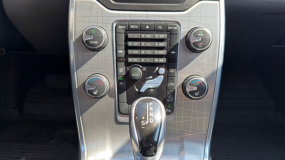Volvo XC70 16 of 21