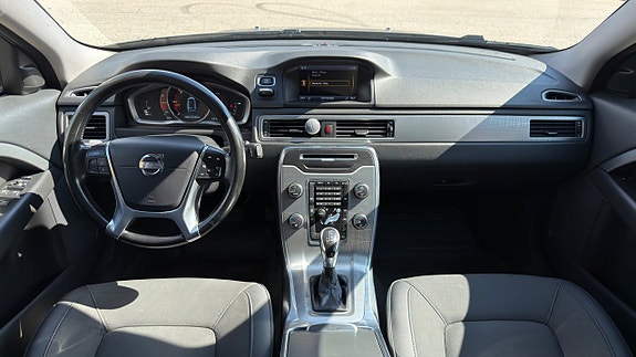 Volvo XC70 15 of 21