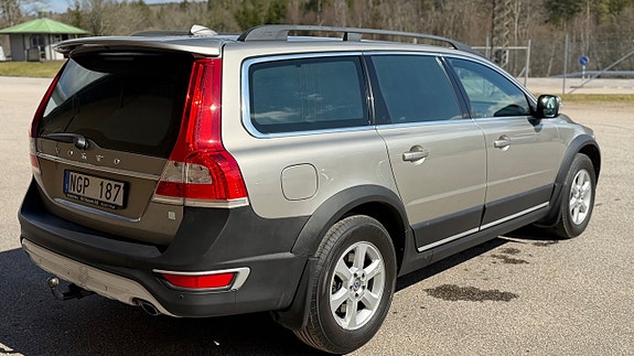 Volvo XC70 11 of 21