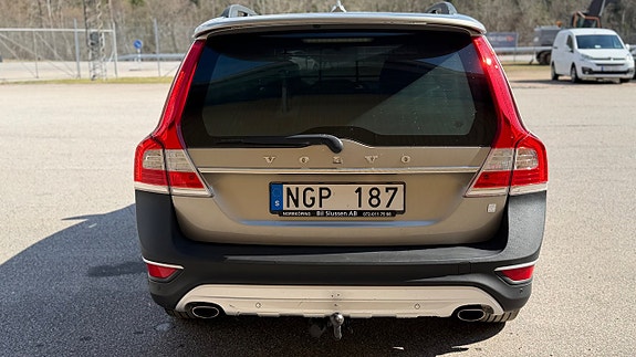 Volvo XC70 9 of 21