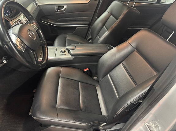Mercedes-Benz E220 12 of 14