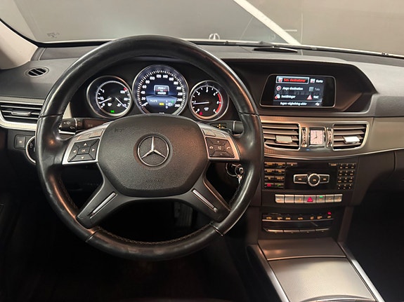 Mercedes-Benz E220 7 of 14