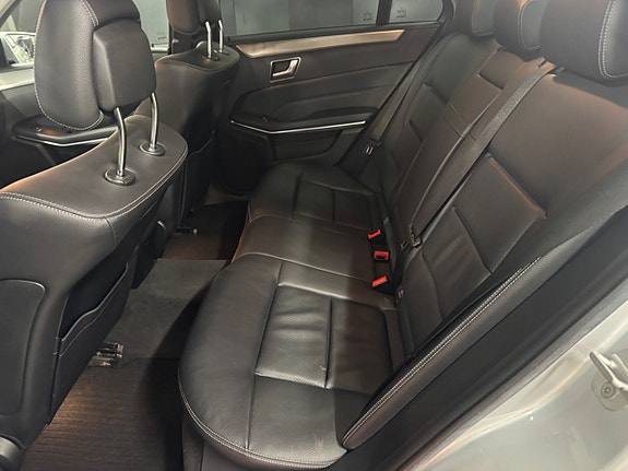 Mercedes-Benz E220 13 of 14