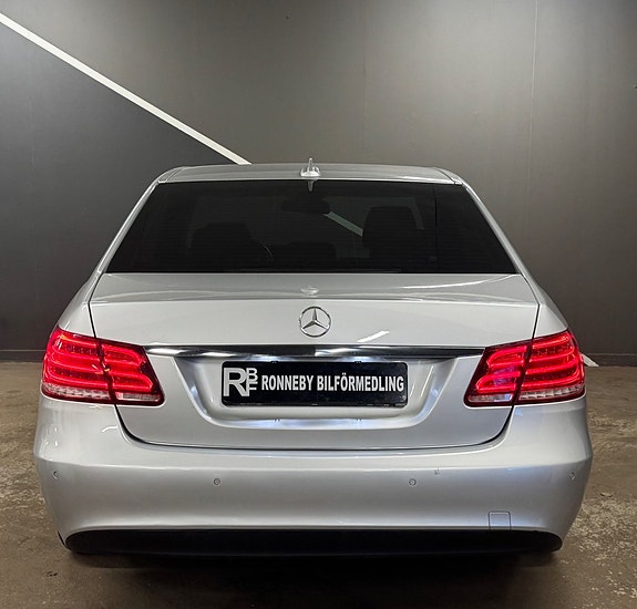 Mercedes-Benz E220 6 of 14