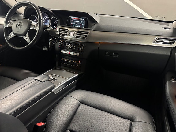Mercedes-Benz E220 8 of 14