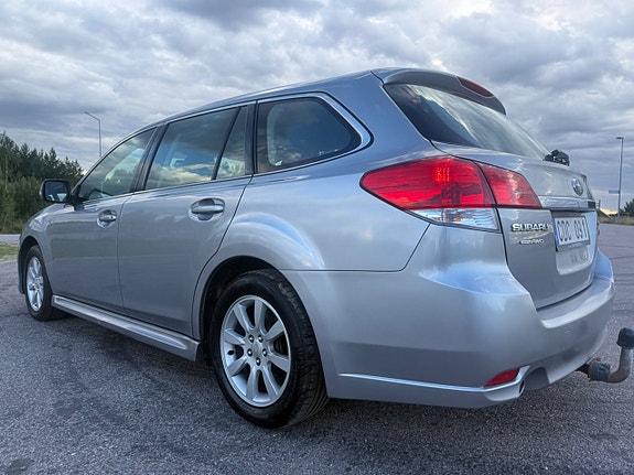 Subaru Legacy 7 of 27